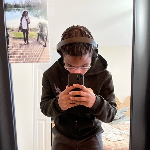 Meet your Posher, Ontonio - Picture 1 of 1